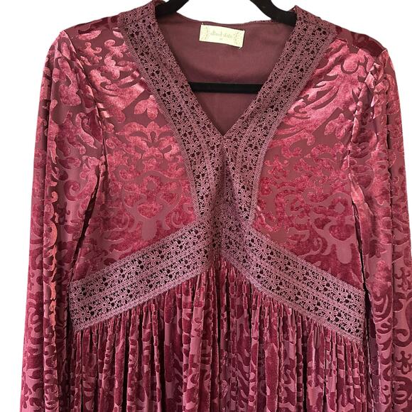 Y2K Altar'd State Dress M Burgundy Velvet Burnout Bell Sleeve Whimsigoth Fairy - Picture 4 of 10